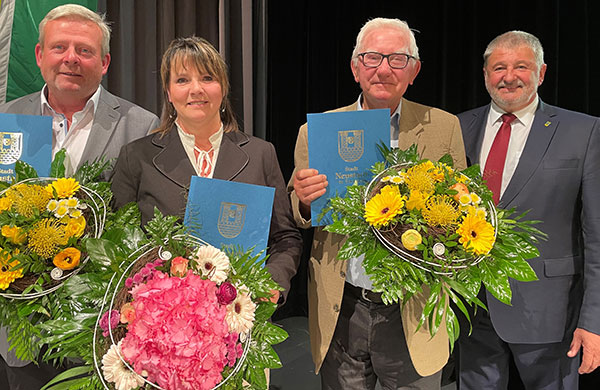 Ehrenamtspreisträger 2021 mit Bürgermeister Peter Mühle